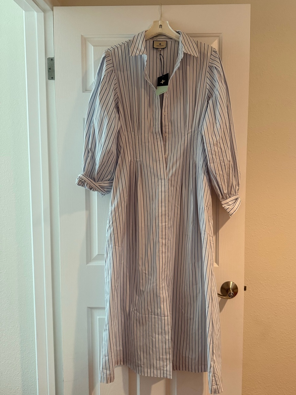 Tuckernuck Light Blue and White Striped Button-Front Shirt
